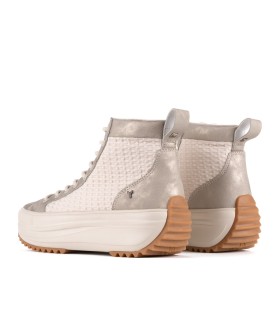 Bota deportiva color champagne para mujer modelo Cassel-Yumas Oficial.