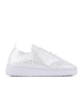 Viola white mircolight sneakers for women - Yumas Footwear.