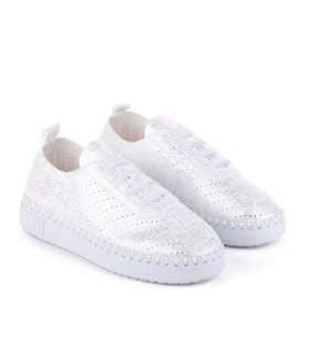 Viola white mircolight sneakers for women - Yumas Footwear.