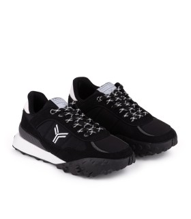 Sneakers estilo retro en color negro para hombre- Yumas Footwear.