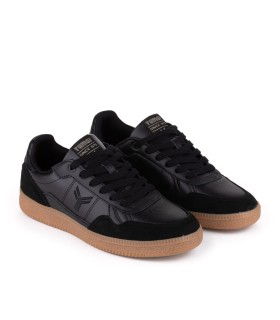 Dyland minimalist style sneakers in black - Yumas Official.